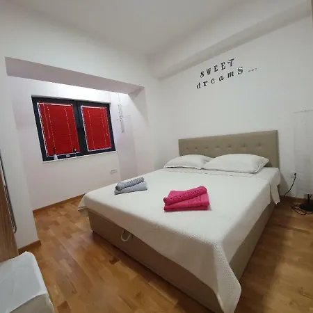 Sweet In City Center Apartment